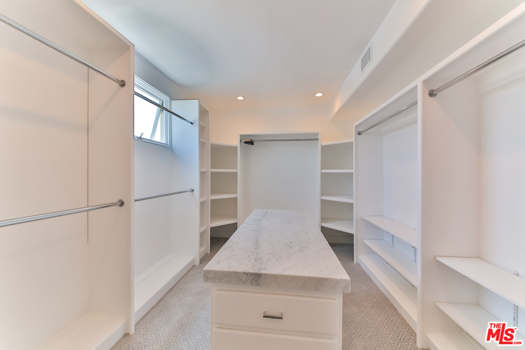 124 Reef Mall Marina del Rey, CA 90292 - Photo 31 of 44