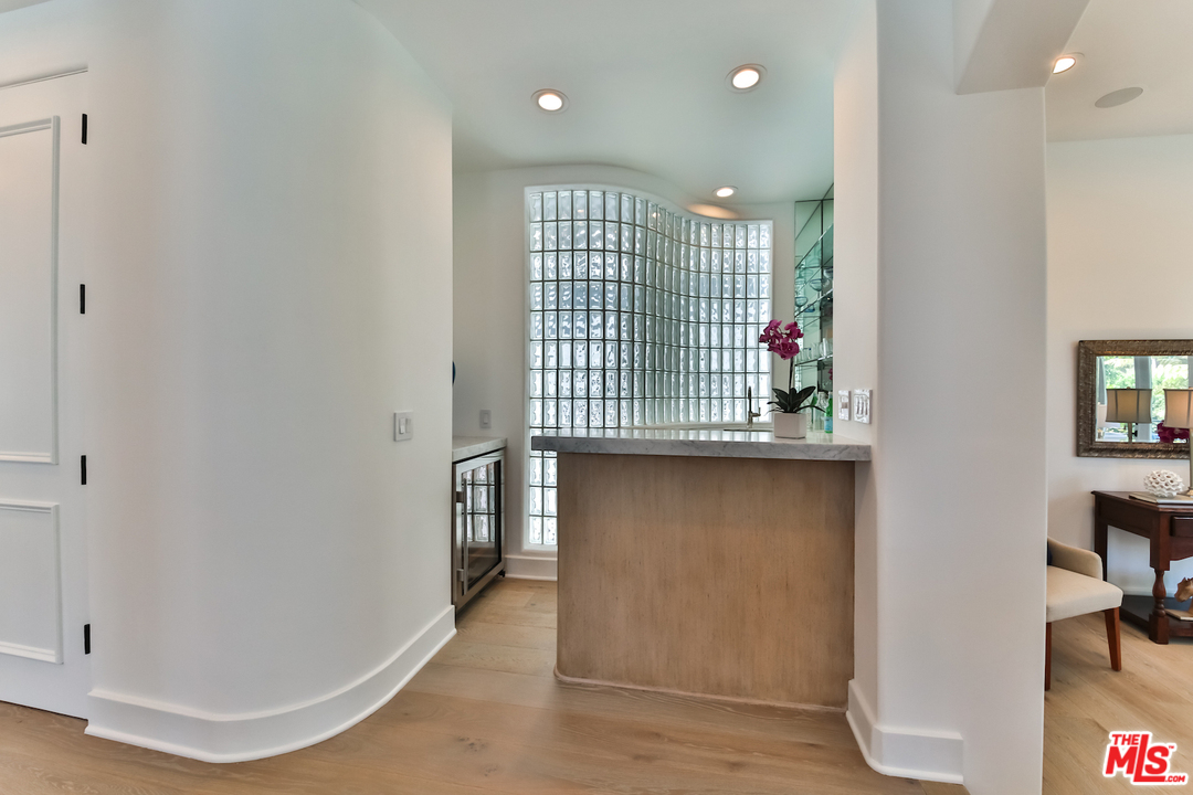 124 Reef Mall Marina del Rey, CA 90292 - Photo 10 of 44