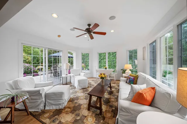 $875,000 | 1943 Sunnyside Circle, Northbrook, IL 60062