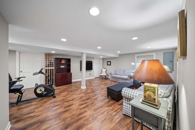 $875,000 | 1943 Sunnyside Circle, Northbrook, IL 60062