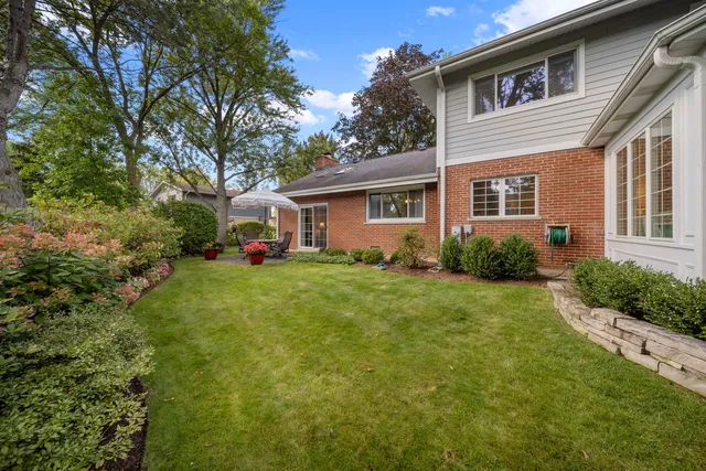 $875,000 | 1943 Sunnyside Circle, Northbrook, IL 60062