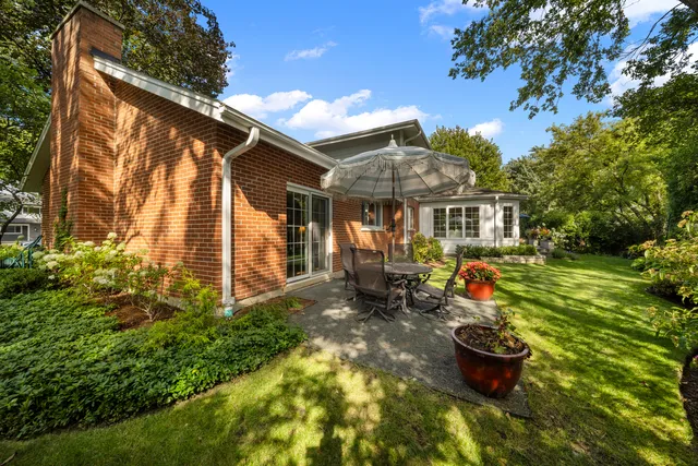 $875,000 | 1943 Sunnyside Circle, Northbrook, IL 60062