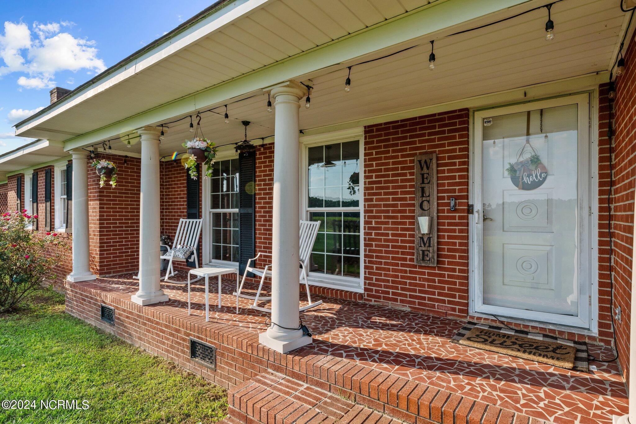 775 Gray Road Vanceboro, NC 28586 - Photo 4 of 48 44-web-or-mls-DSC_1010