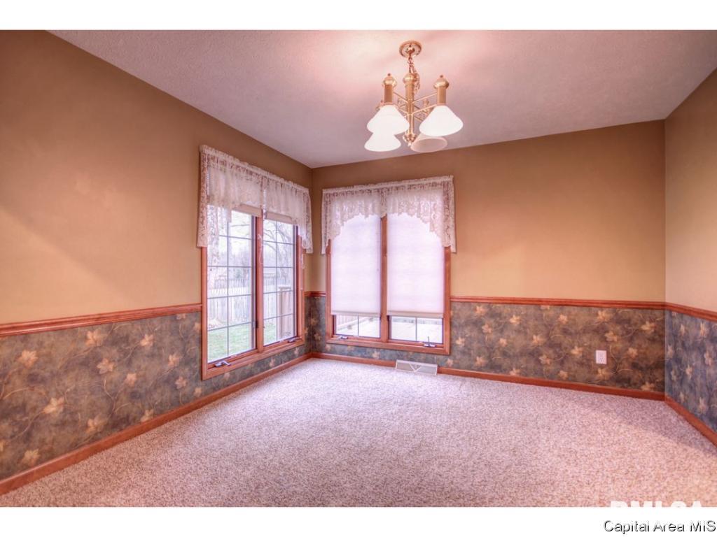 4537 Barrington Drive Springfield, IL 62711 - Photo 15 of 36 Gallery Image 15
