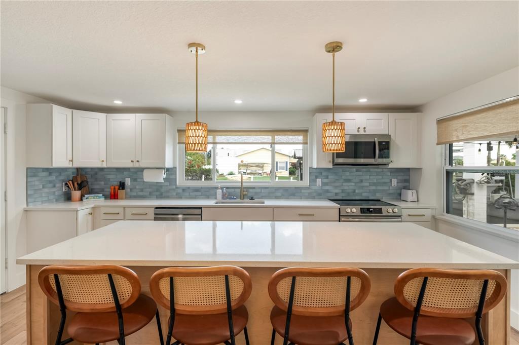 103 West North Branch Road Ruskin, FL 33570 - Photo 8 of 37
