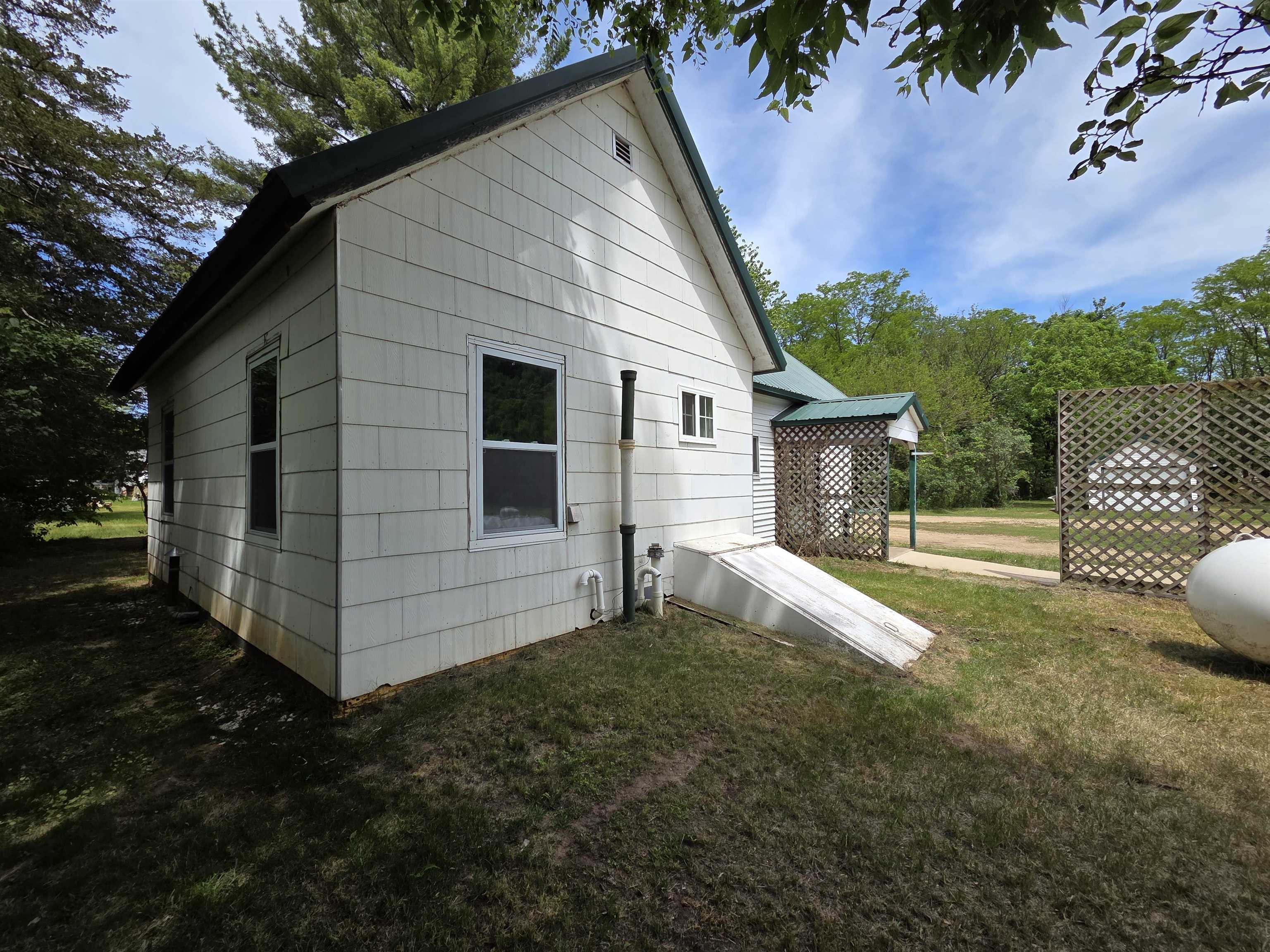 305 William Street Avoca, WI 53506 - Photo 10 of 38