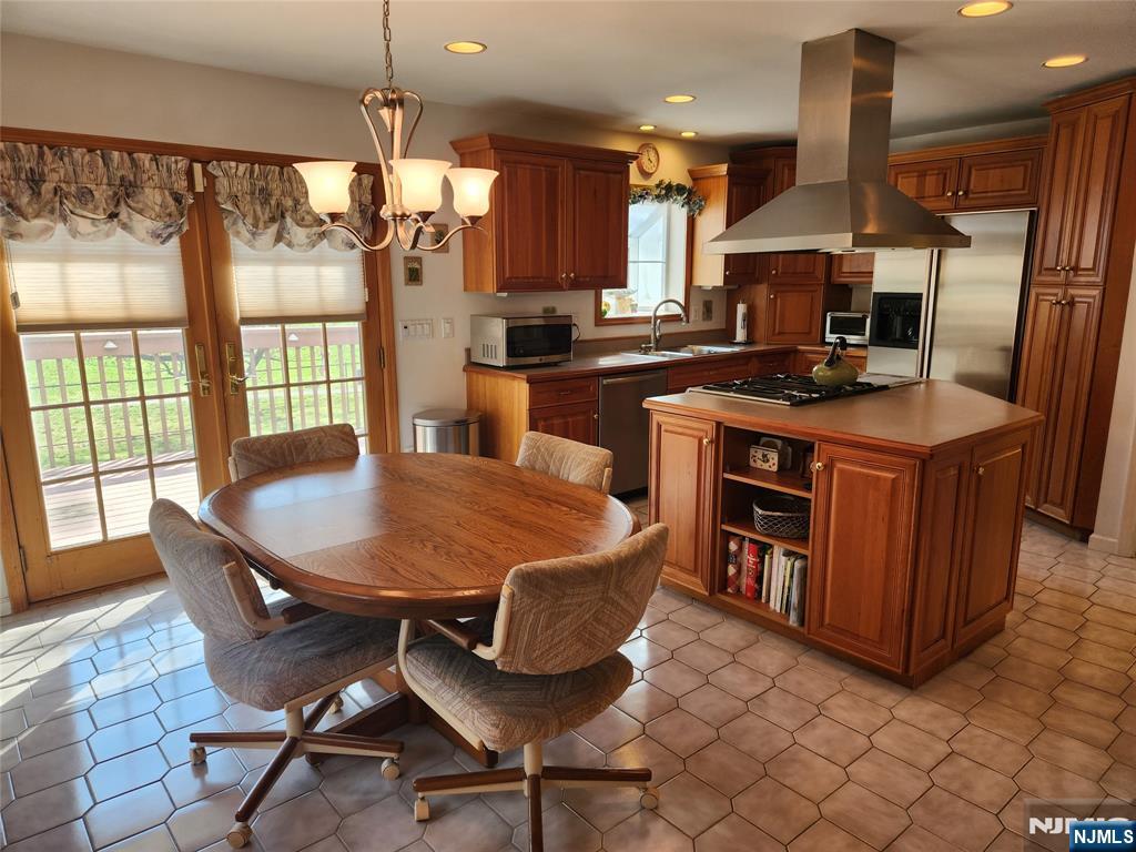 82 Arnot Place Paramus, NJ 07652 - Photo 12 of 48