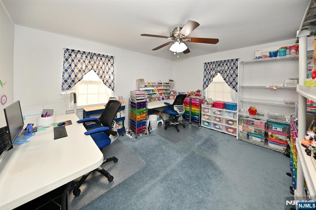 82 Arnot Place Paramus, NJ 07652 - Photo 13 of 48