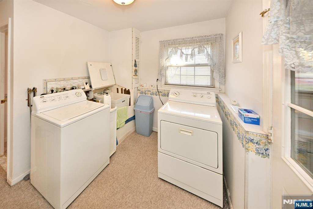 82 Arnot Place Paramus, NJ 07652 - Photo 24 of 48