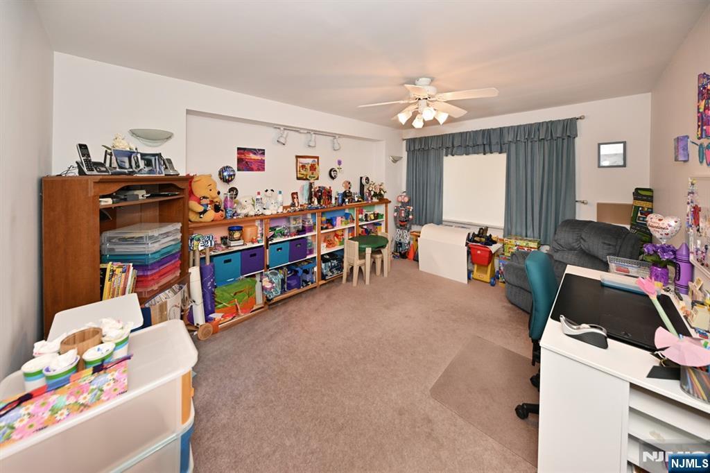 82 Arnot Place Paramus, NJ 07652 - Photo 27 of 48