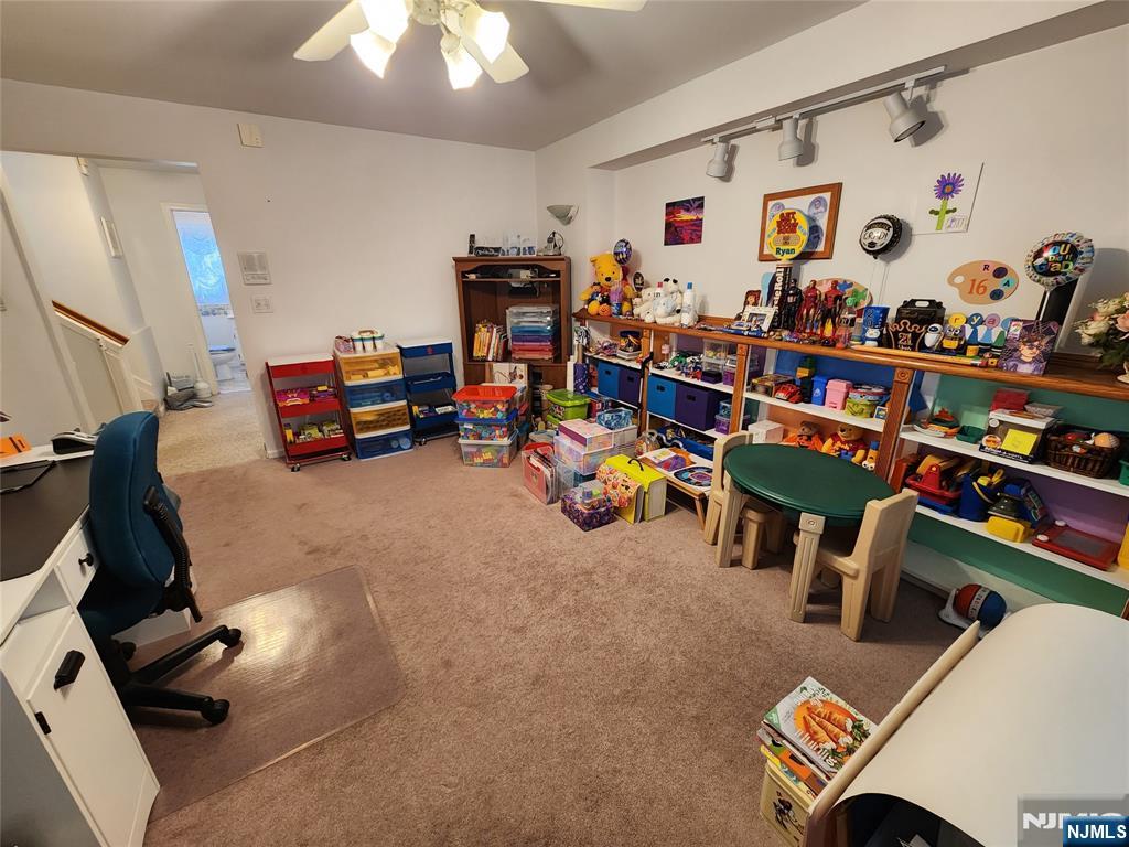 82 Arnot Place Paramus, NJ 07652 - Photo 28 of 48