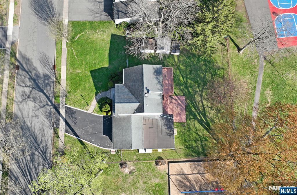 82 Arnot Place Paramus, NJ 07652 - Photo 42 of 48