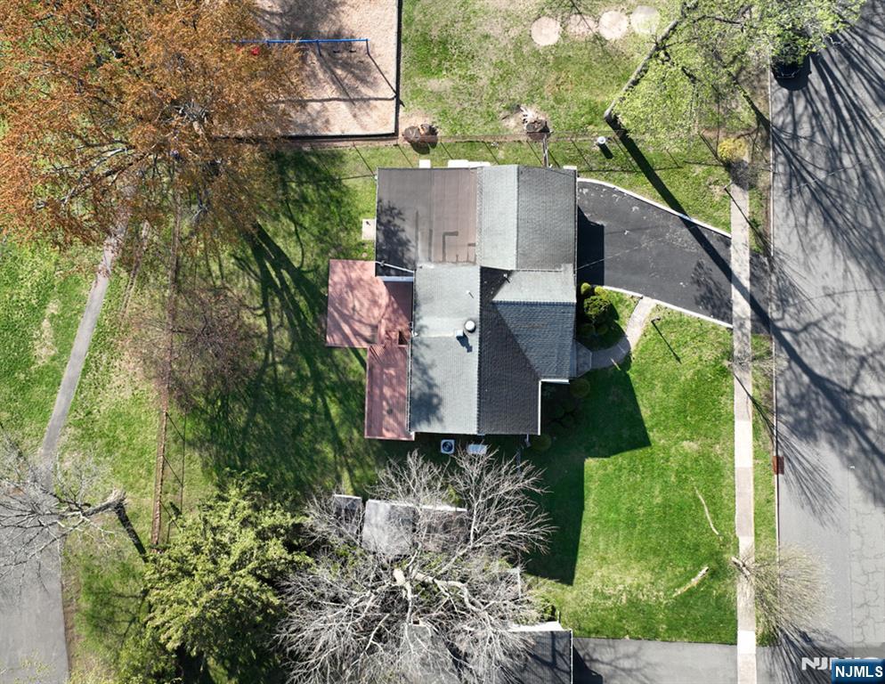 82 Arnot Place Paramus, NJ 07652 - Photo 44 of 48