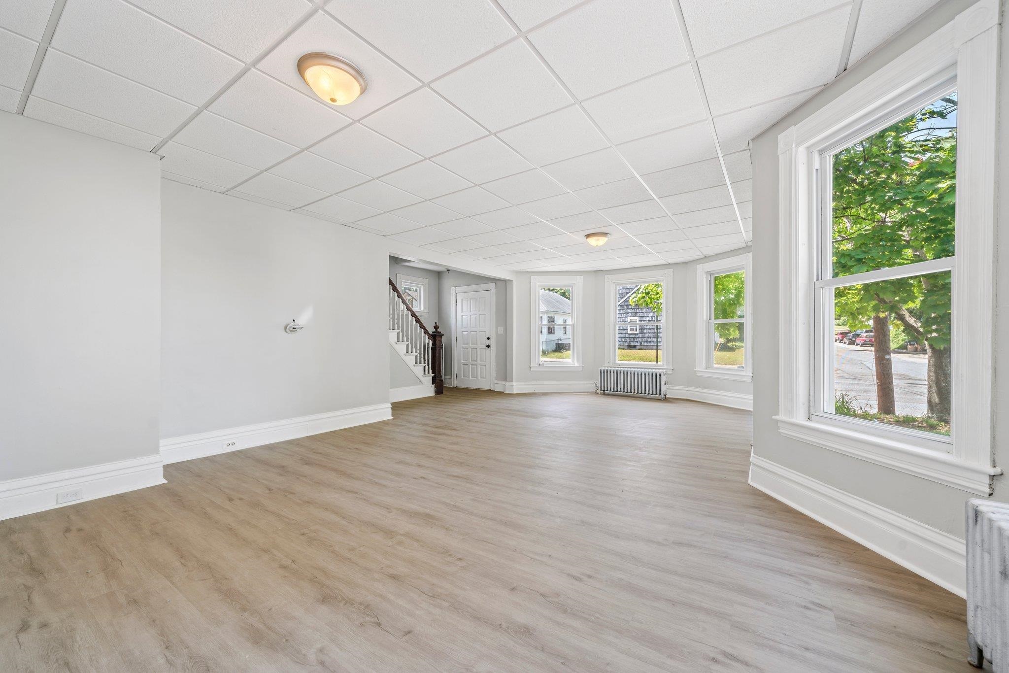 293 Calef Road Manchester, NH 03103 - Photo 10 of 25 Gallery Image 10