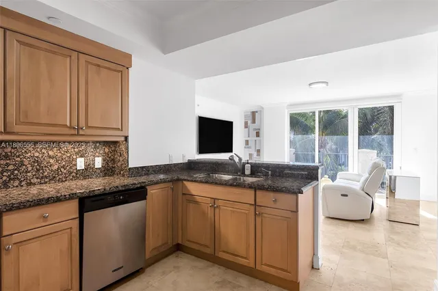 $4,695 | 9 Northeast 20th Avenue, Unit 302, Deerfield Beach, FL 33441