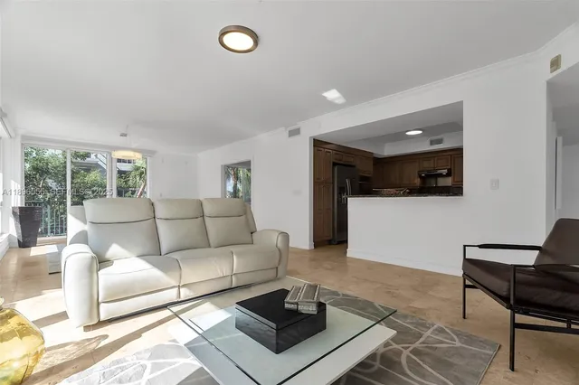 $4,695 | 9 Northeast 20th Avenue, Unit 302, Deerfield Beach, FL 33441