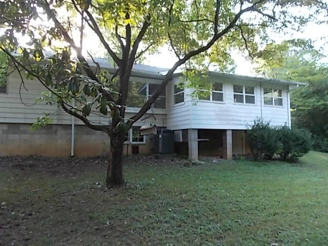 100 Oak Lane Oak Ridge, TN 37830 - Photo 4 of 10 Rear View of Home