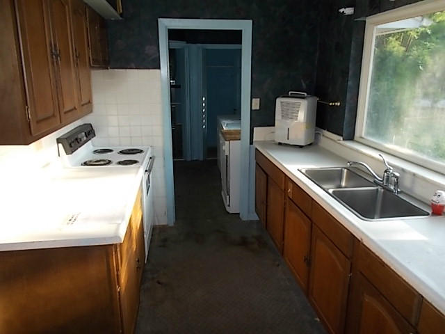 100 Oak Lane Oak Ridge, TN 37830 - Photo 8 of 10 Kitchen