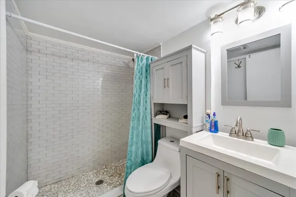 $3,900 | 8001 Briarwood Lane, Austin, TX 78757