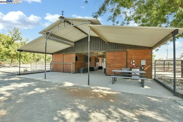 $2,099,888 | 3335 Kellogg Creek Road, Byron, CA 94514