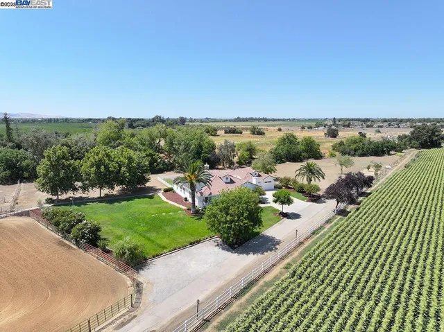 $2,099,888 | 3335 Kellogg Creek Road, Byron, CA 94514