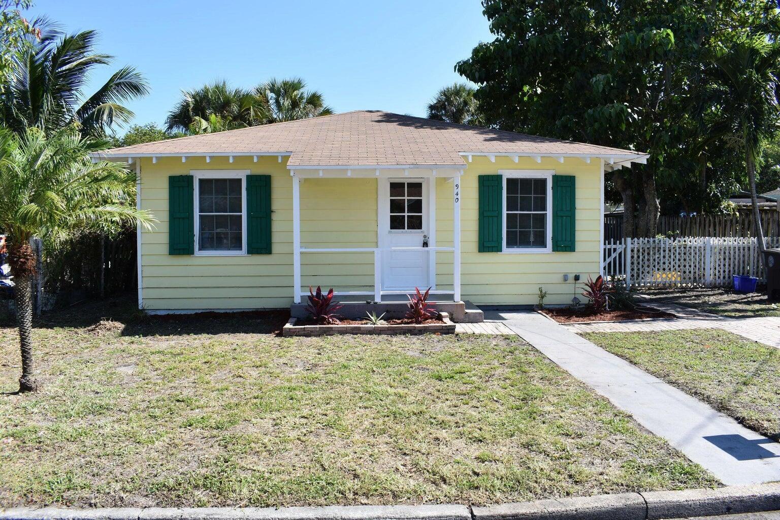 940 Bignonia Road West Palm Beach, FL 33405 - Photo 1 of 10 B1