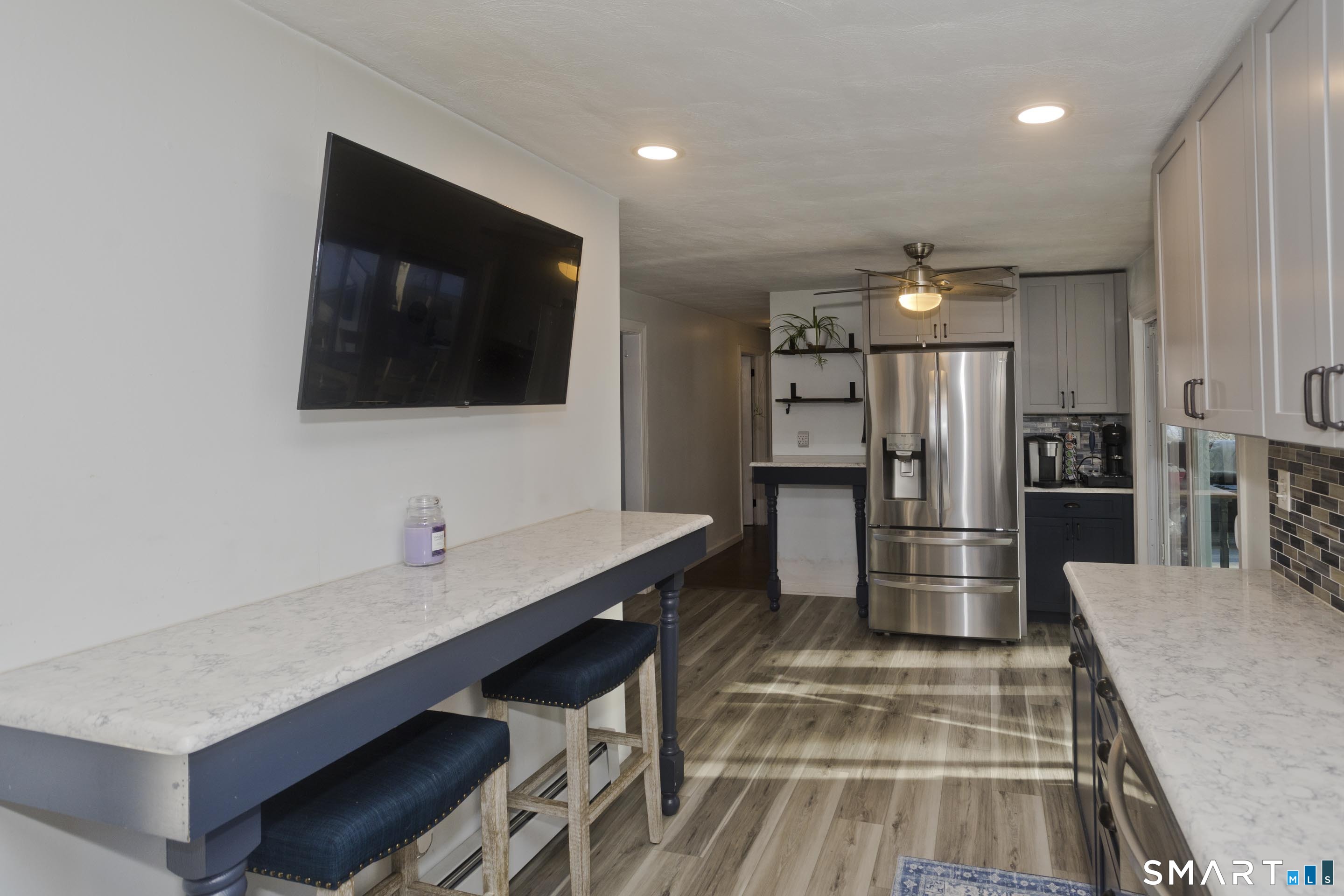 117 Sibley Avenue West Springfield, MA 01089 - Photo 5 of 40