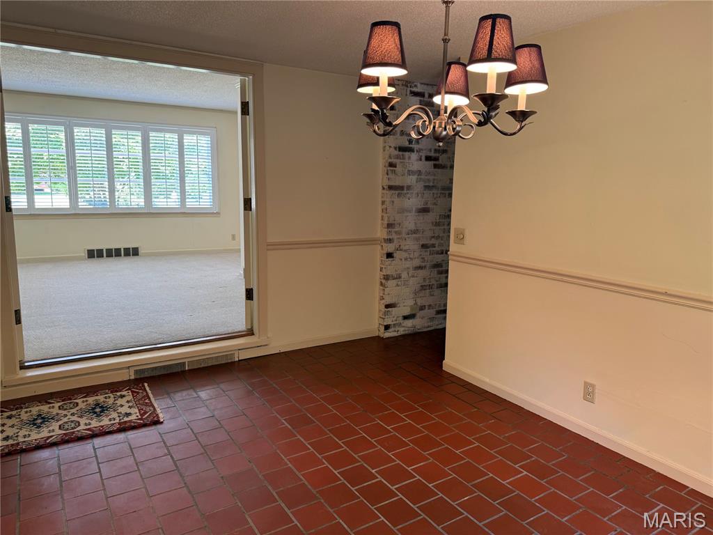 6 Riverpoint Road Hannibal, MO 63401 - Photo 8 of 33