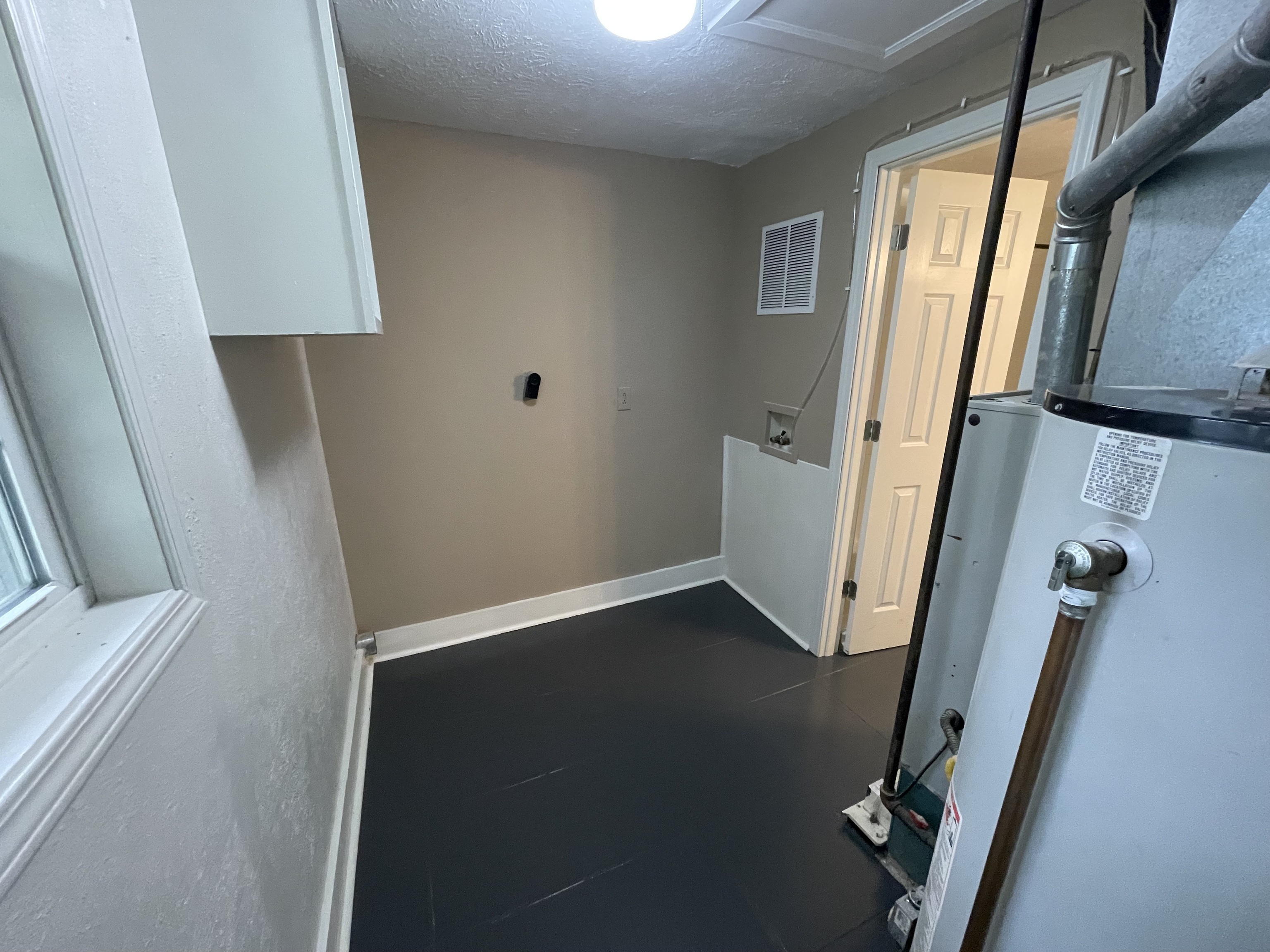 1607 Raintree Drive Anderson, IN 46011 - Photo 8 of 23 Gallery Image 8