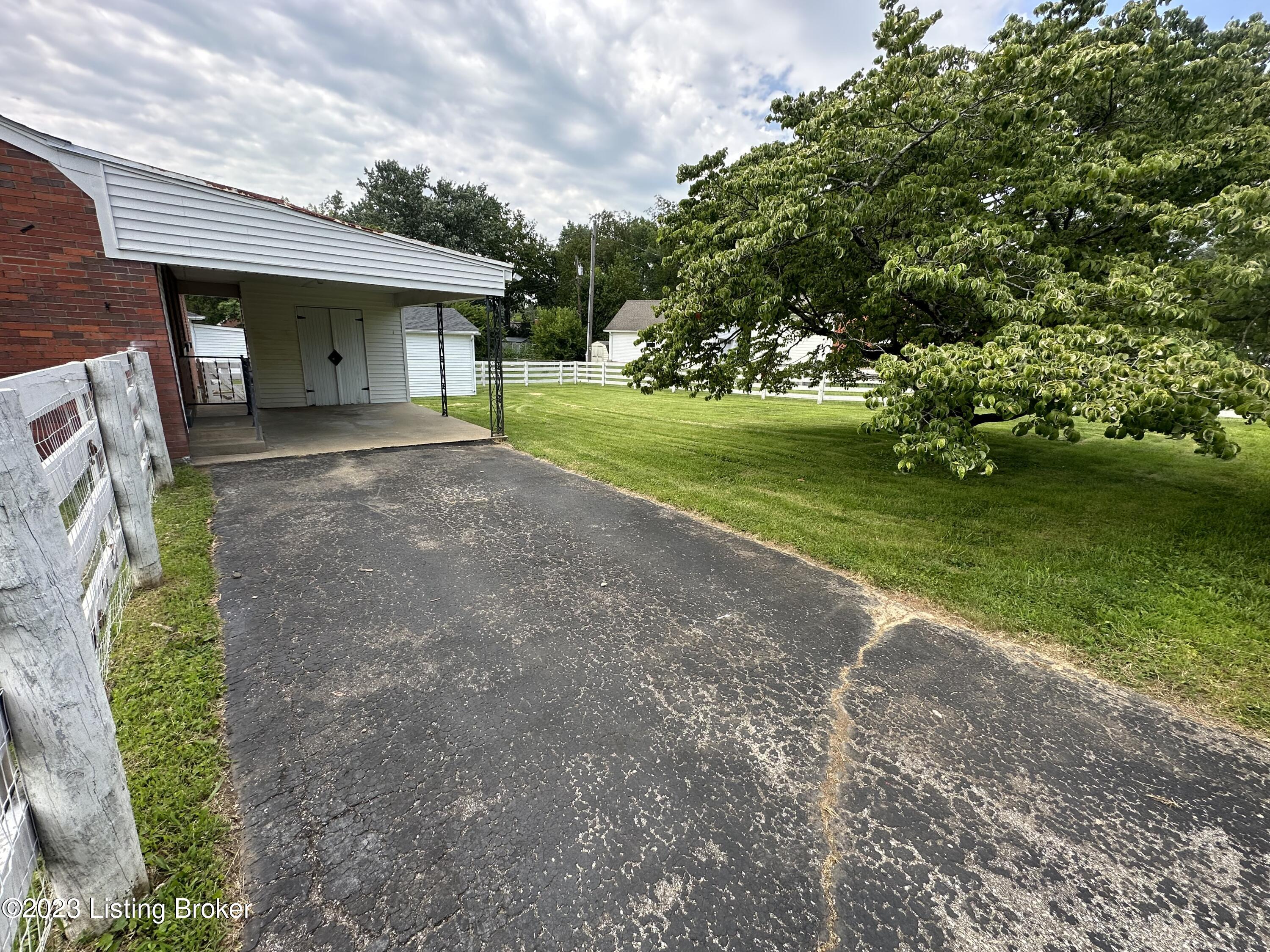 1858 Normandy Road Lexington, KY 40504 - Photo 16 of 16 IMG_2838