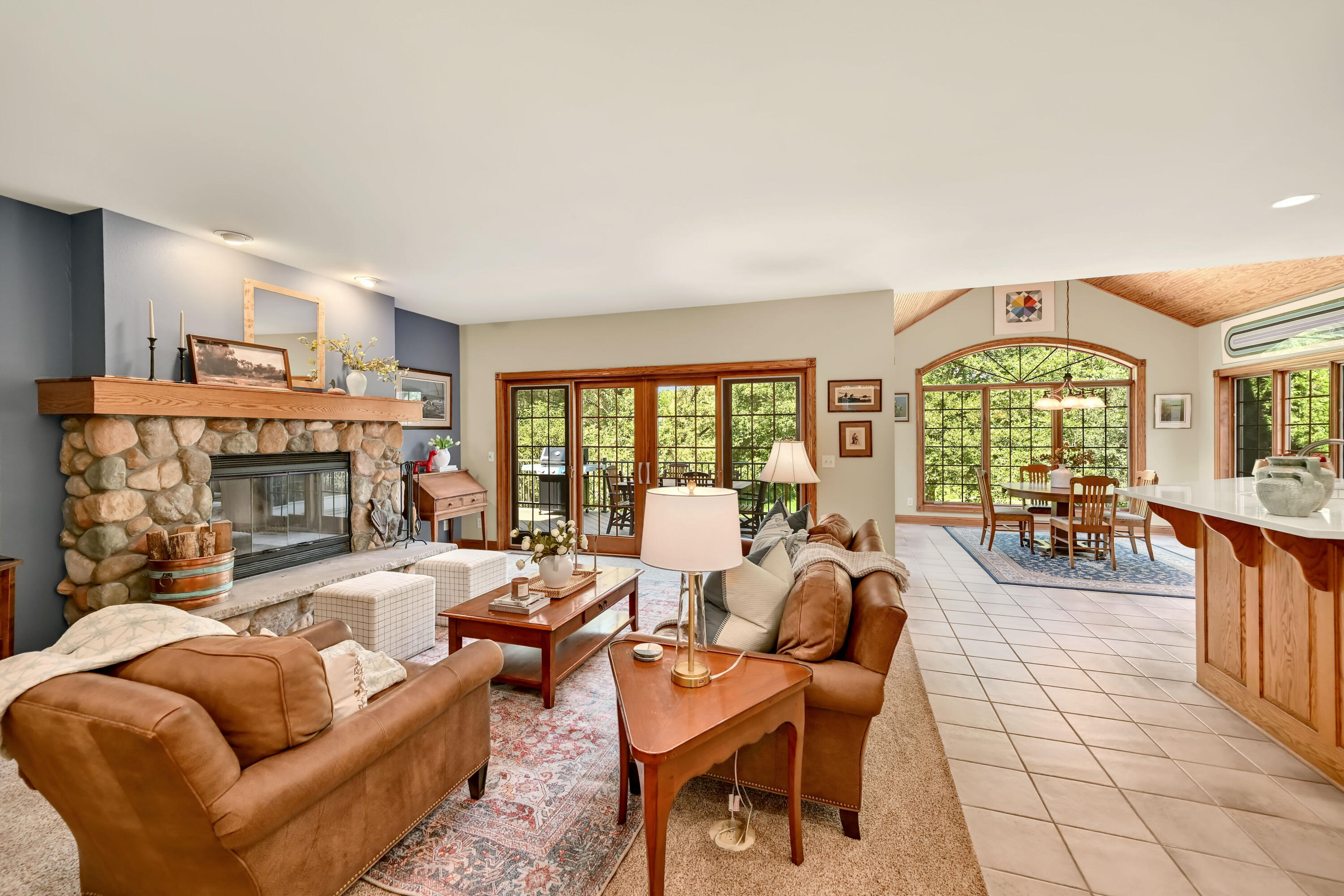 8510 Hawthorne Road Mequon, WI 53097 - Photo 3 of 49 Open Living Room