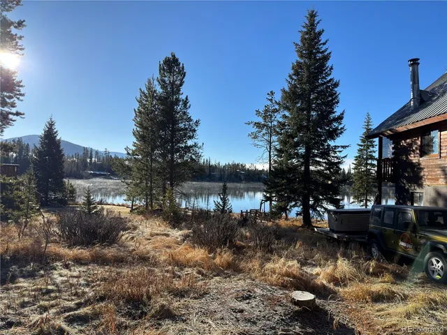 a view of a lake with houses