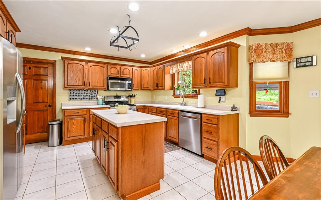 217 Meadow Spring Road Greensburg, PA 15601 - Photo 8 of 37