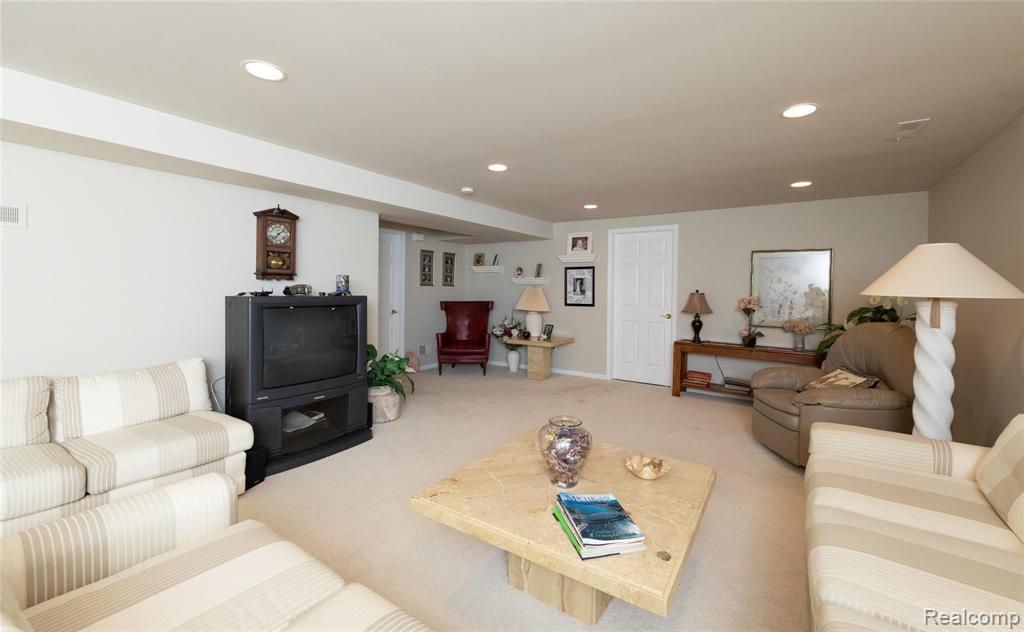 6560 Summit Ridge, Unit 38 Clarkston, MI 48346 - Photo 53 of 70