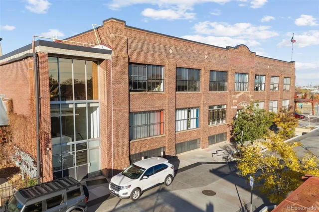 $2,640 | 1777 East 39th Avenue, Unit 205, Denver, CO 80205