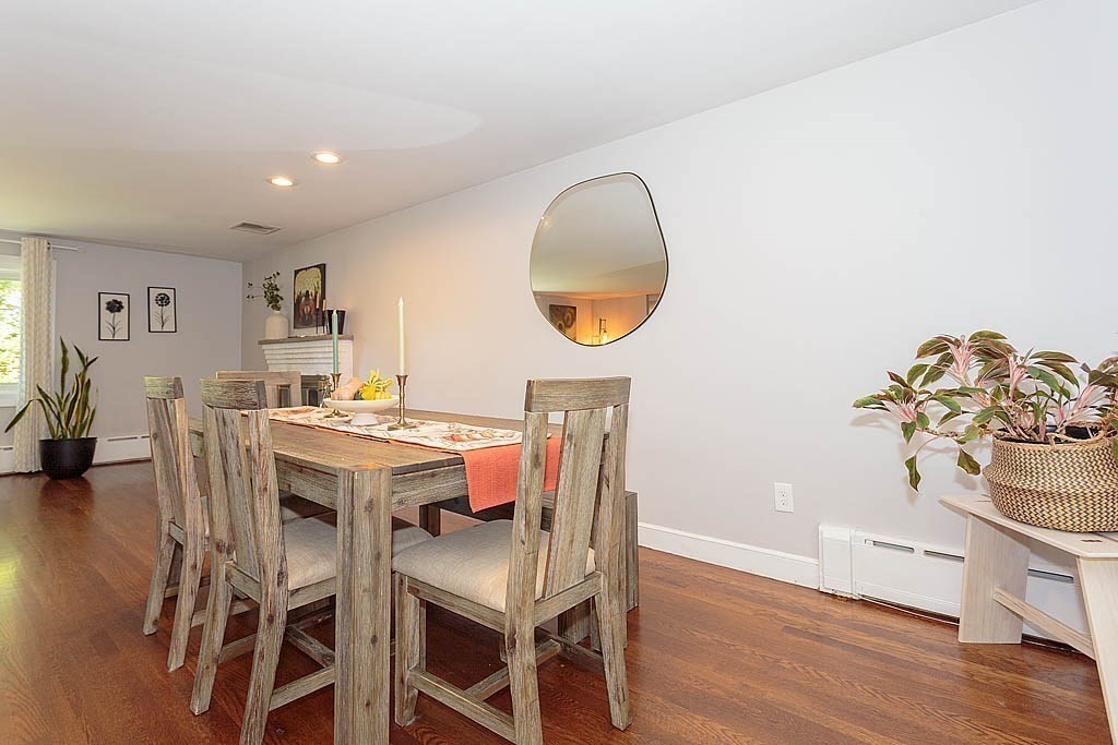 53 Bacon Street Winchester, MA 01890 - Photo 7 of 33