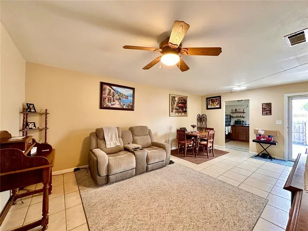 $1,600 | 712 East Arizona Avenue, Unit A, DeLand, FL 32724