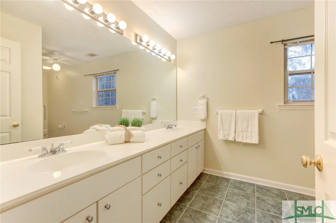 1537 Walthour Road Savannah, GA 31410 - Photo 19 of 40