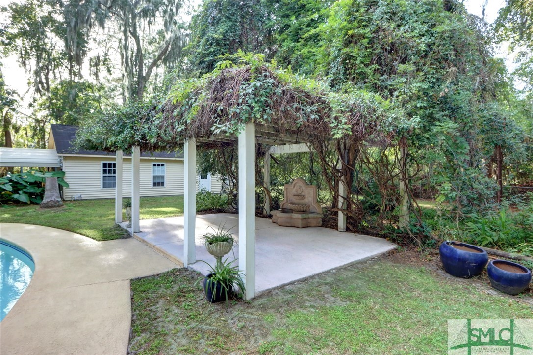 1537 Walthour Road Savannah, GA 31410 - Photo 10 of 40
