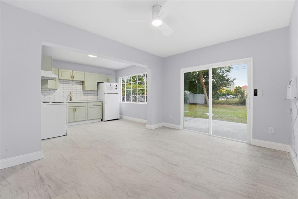 808 Guild Drive Venice, FL 34285 - Photo 19 of 27 a view of an empty room with a window