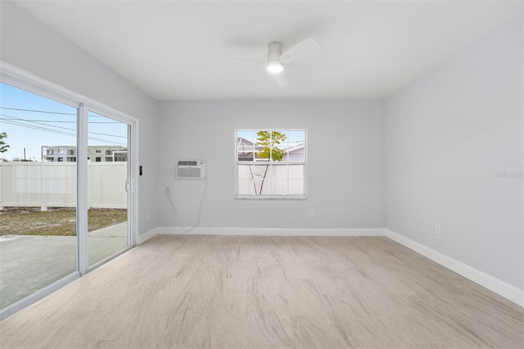 808 Guild Drive Venice, FL 34285 - Photo 22 of 27 a view of an empty room and window