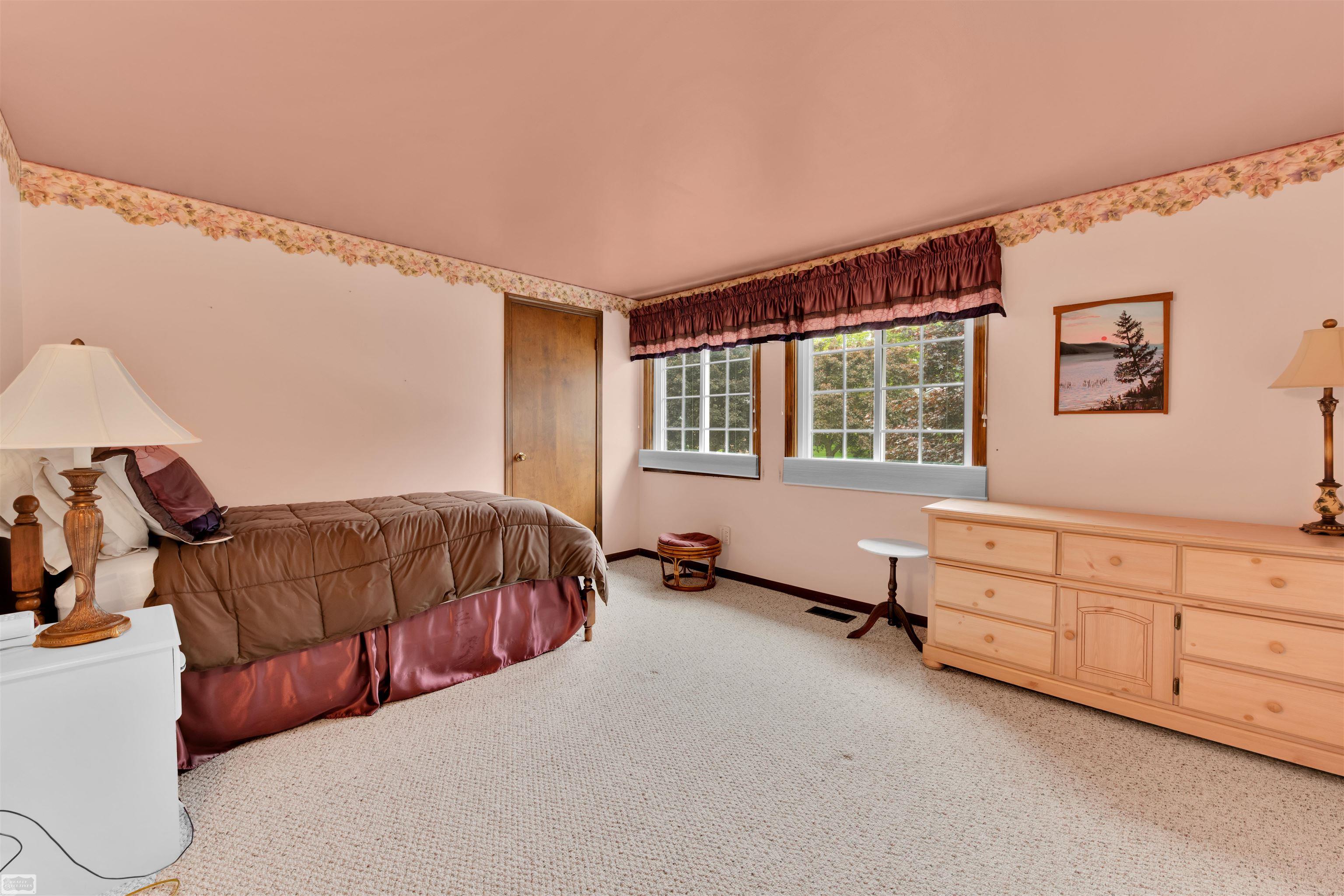 2401 Chalet Drive Rochester Hills, MI 48309 - Photo 27 of 45