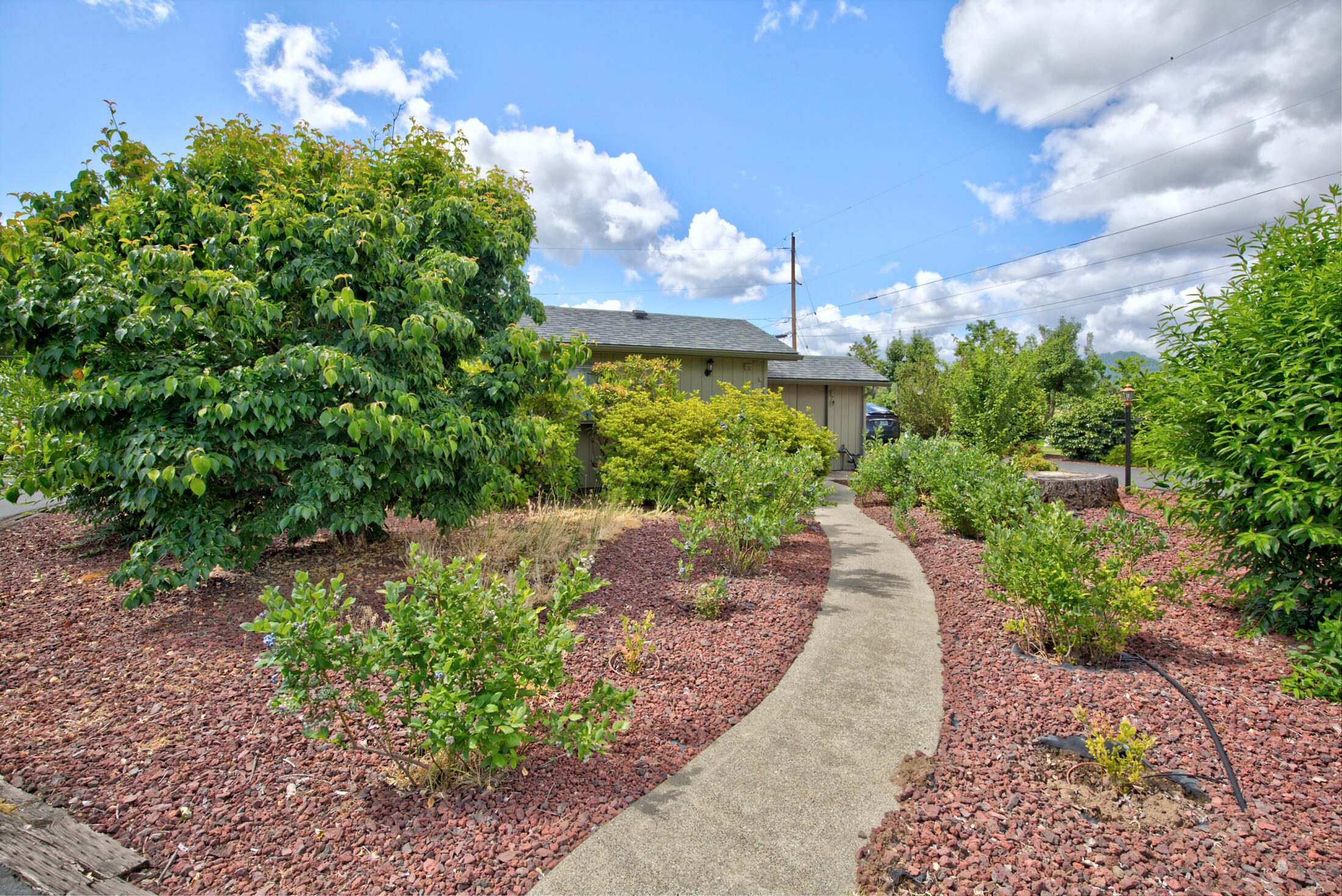 4720 Leonard Road Grants Pass, OR 97527 - Photo 51 of 56 leonard056