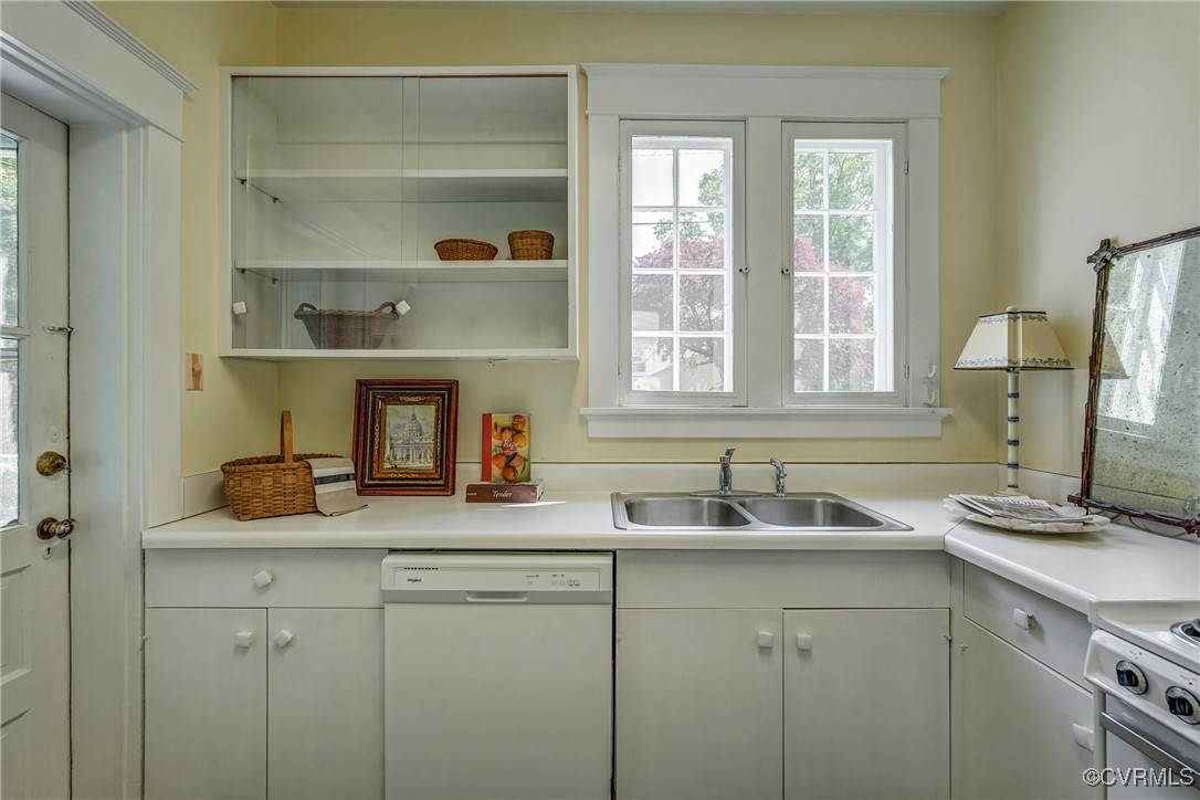 4101 Crestwood Road Richmond, VA 23227 - Photo 22 of 48 a kitchen with sink and window