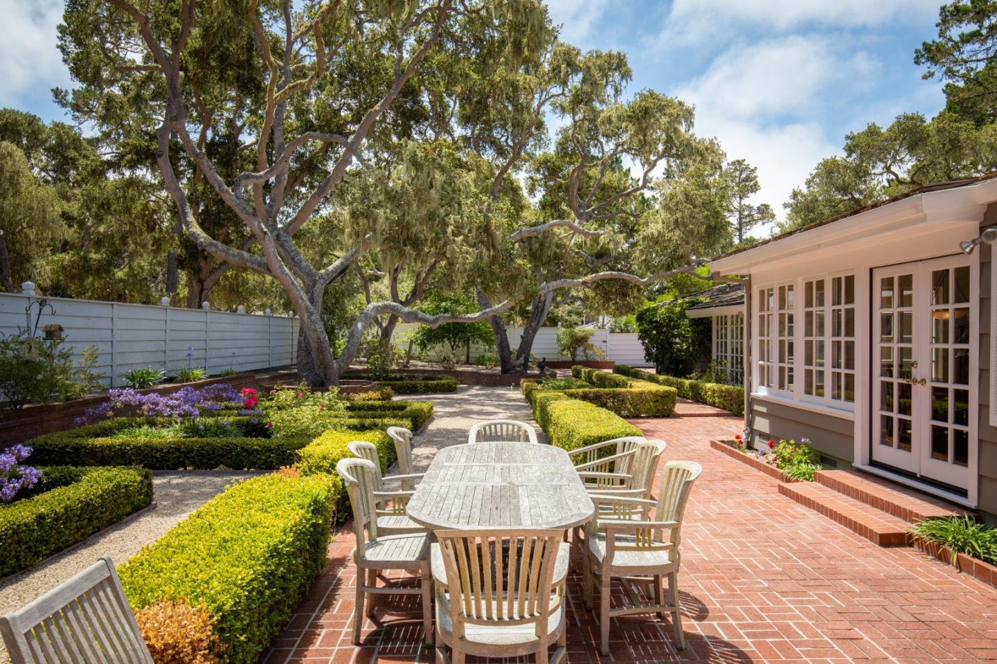 2827 Sloat Road Pebble Beach, CA 93953 - Photo 15 of 34 Gallery Image 15