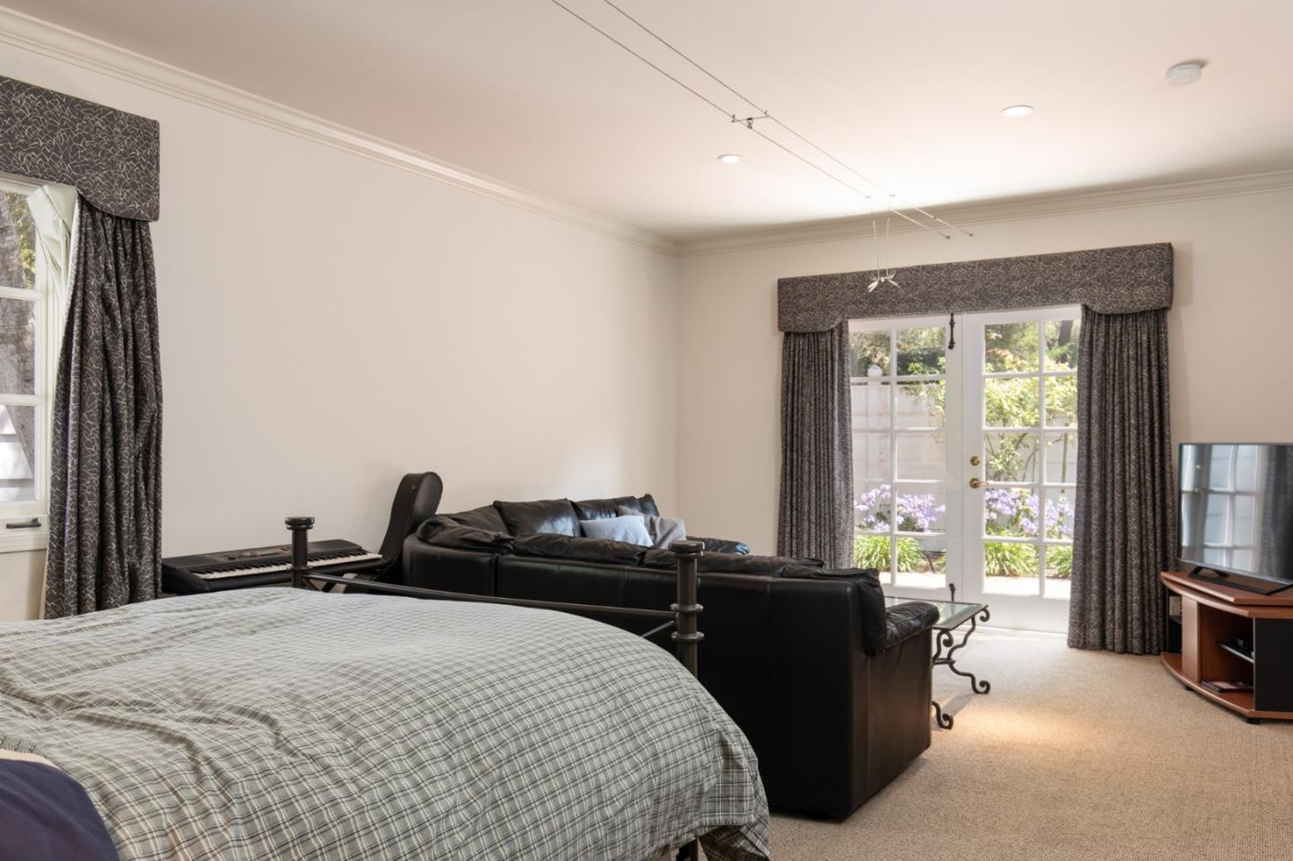2827 Sloat Road Pebble Beach, CA 93953 - Photo 26 of 34 Gallery Image 26