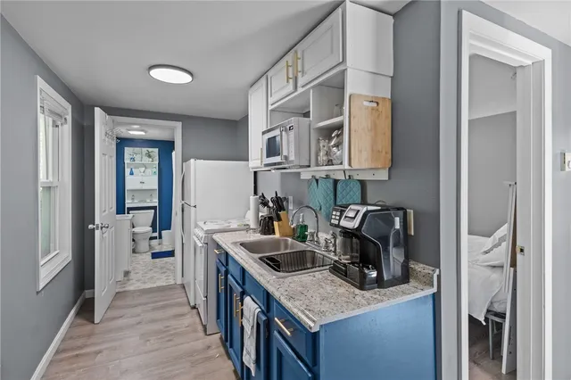 $399,900 | 31 Oakhurst Avenue, Warwick, RI 02889