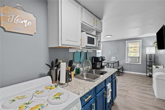 $399,900 | 31 Oakhurst Avenue, Warwick, RI 02889