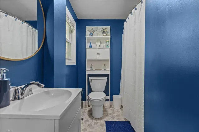 $399,900 | 31 Oakhurst Avenue, Warwick, RI 02889