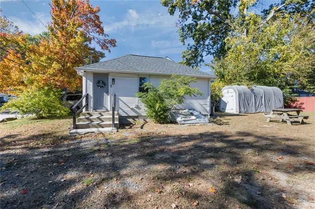 $399,900 | 31 Oakhurst Avenue, Warwick, RI 02889